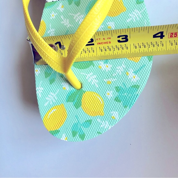 3/$15 LEMONS Flip Flops Sandals Yellow Small Size 5 / 6 Women’s NEW - Picture 8 of 15